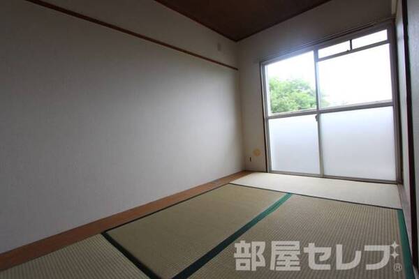 同タイプのお部屋の写真になります。