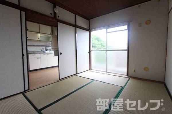同タイプのお部屋の写真になります。