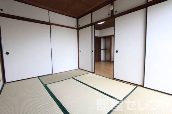 同タイプのお部屋の写真になります。