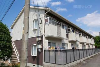 ツートンの可愛らしい建物です。