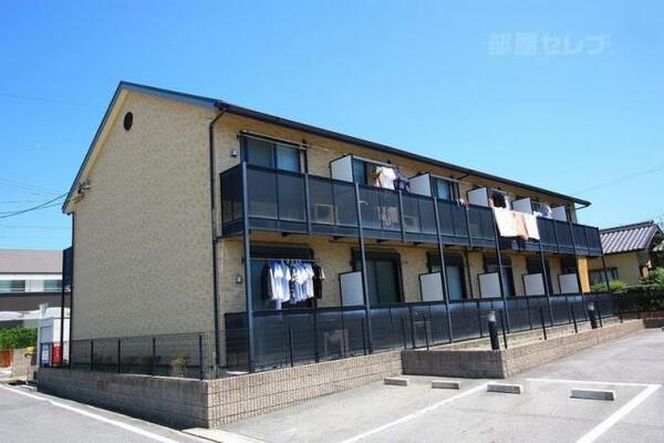 オシャレな外観です。