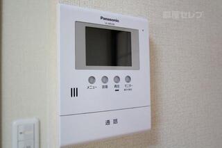 テレビモニターホンで来客時も確認ができます。