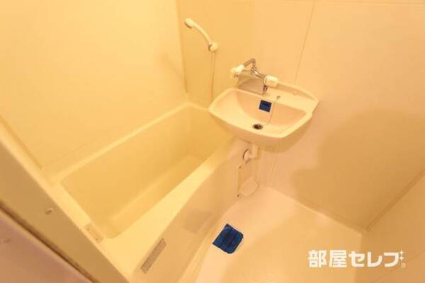 清潔感のあるお風呂です