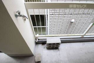 室外洗濯機置き場です。