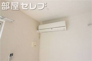 真っ白エアコンです。