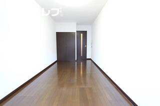広く感じられる居室です