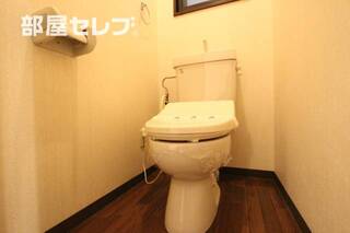 トイレも独立型のものがございます