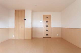 明るく広めの間取りは設置しやすそうです。