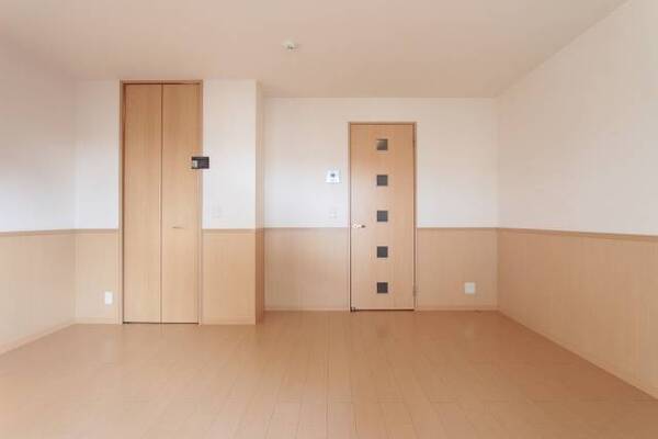 明るく広めの間取りは設置しやすそうです。