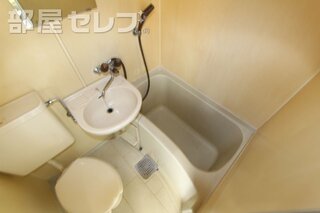 清潔感のあるお風呂です。