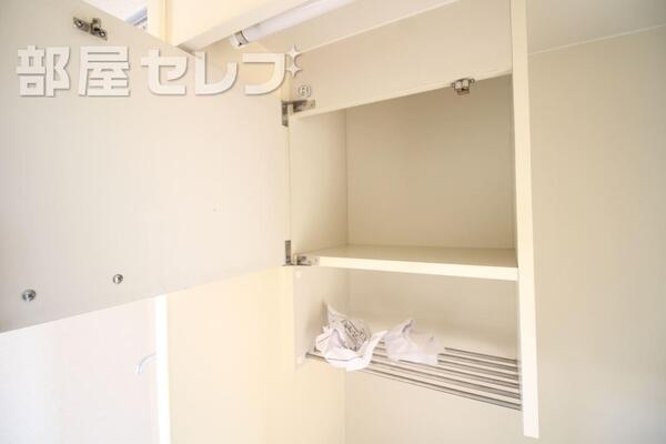 キッチンの上の収納です。