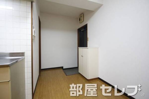 ダイニング付近。
