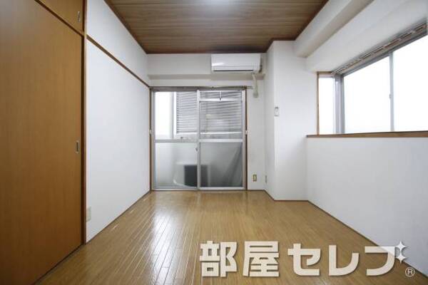 違う角度からの居室。