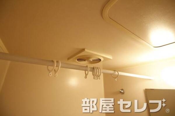 浴室カーテン付けれます。