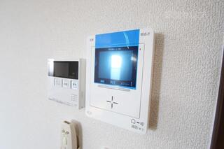 テレビモニターホンで来客時もしっかり確認が出来ます。