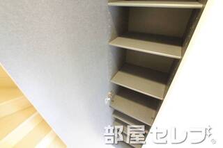 シューズボックス。