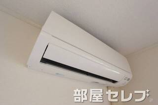 冷暖房エアコン。