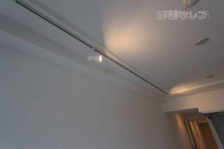 おしゃれな間接照明付き