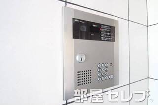 オートロック完備。