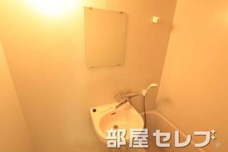 鏡のついた洗面です。