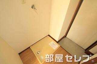嬉しい室内洗濯機置き場です。