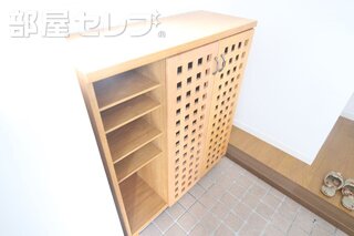 今流行の…