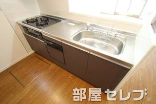 3口コンロ付システムキッチン。
