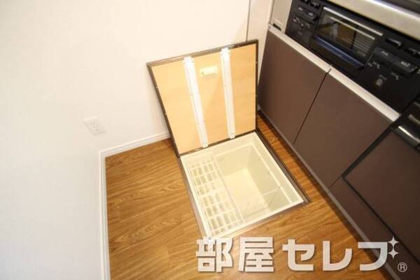 床下収納。