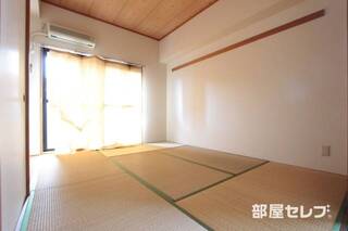 畳のお部屋で落ち着きますね