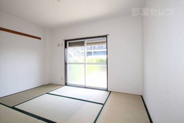 光溢れる和室です