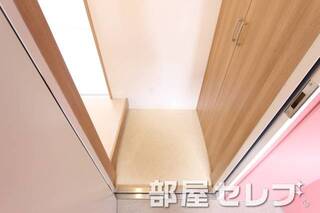 玄関広くて快適。