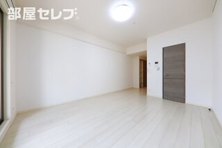 ウォークインクローゼットもついてます