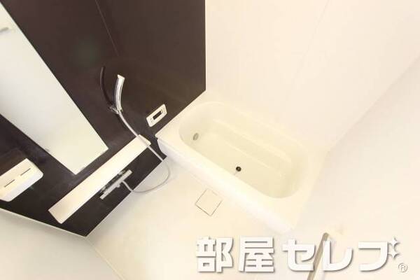 綺麗で清潔感のある浴室です。