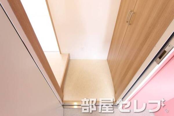 玄関広くて快適。
