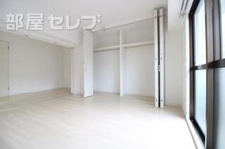 洋室は8帖の広々としたお部屋。