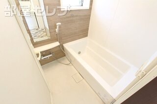 広めの明るいお風呂場です。