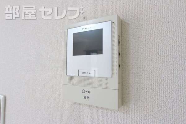 テレビモニターフォンで来客時に確認できます。