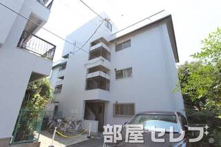 どっしりとしたマンション。