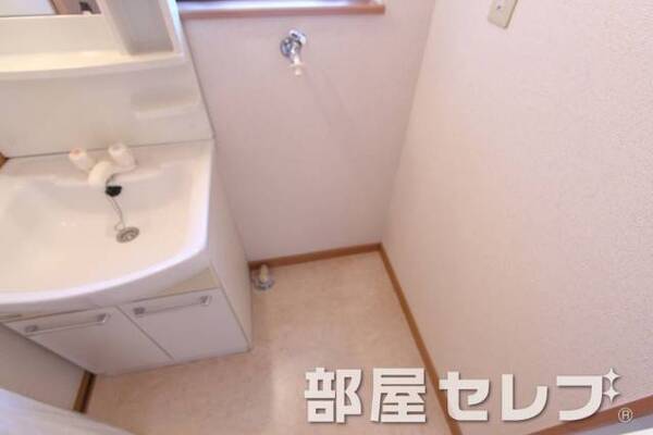 室内洗濯置き場あります。