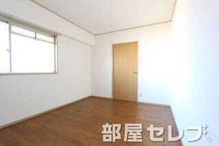 窓が付いて陽がよく入ります。