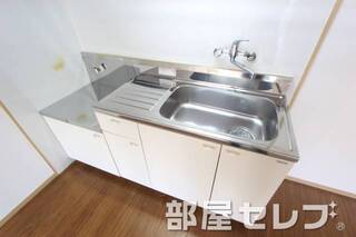 シングルレバーで使いやすいです。