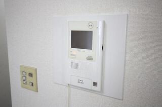 インターホンはTV付きです。