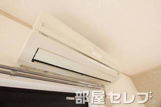 冷暖房エアコン。