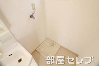 洗濯機置き場はこちらへ。