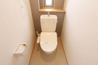 キレイなウォシュレット付きトイレです。