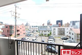 同タイプ103号室の画像を使用