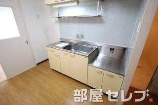 お好きなコンロを置けます段落ちキッチン。
