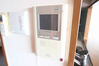テレビモニター付きインターホンで急な来訪者も安心