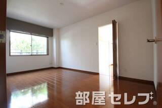 寝室こども部屋にどうぞ。