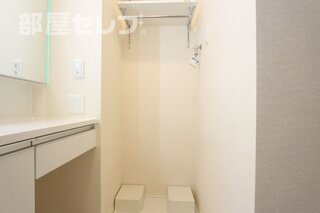 写真は202号室の写真です。